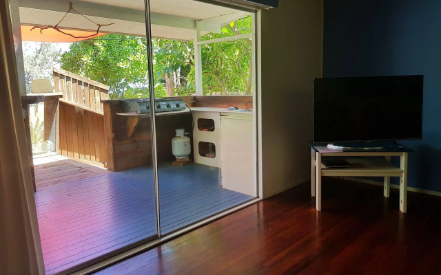 Arcadia Beach Guest House and Car Hire