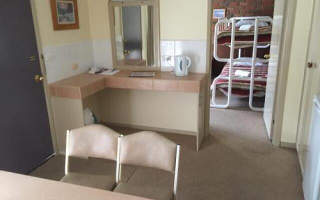 Ballarat Accommodation - Ballarat Budget Motel @ Woodmans Hill