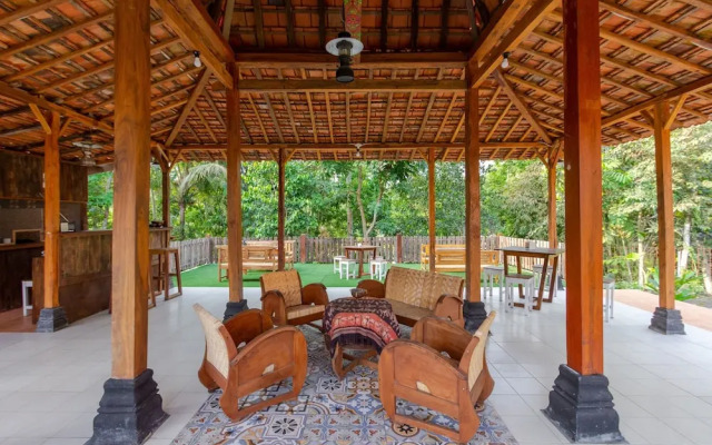 OYO 1558 Villa Mak Cik