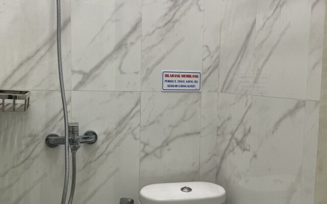 OYO 93412 Kost Irma Syariah Near UPTD SMP Negeri 8 Parepare