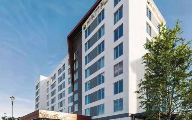 Hyatt Place Montreal Airport