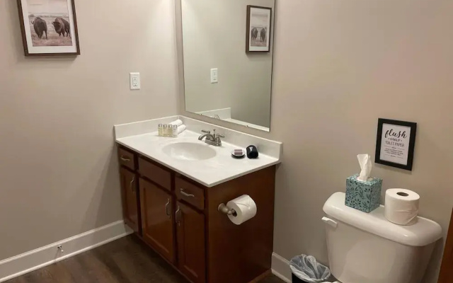 Peaceful Polaris Penthouse 2BR W D Balcony