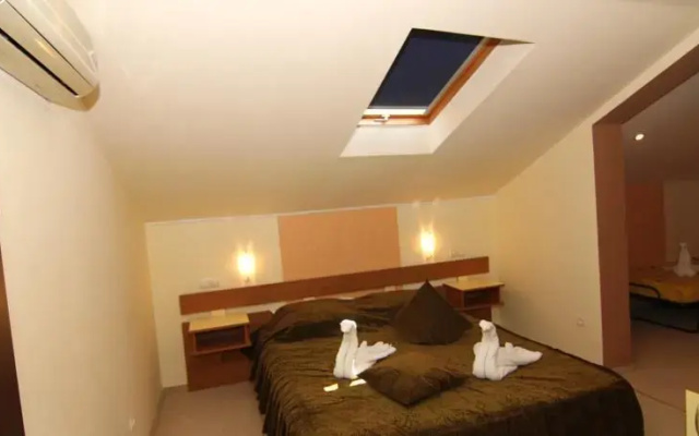 Vila Palace C&M