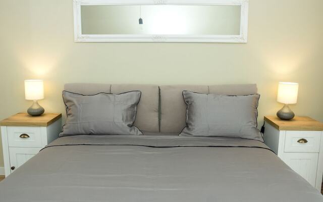 FM Luxury 1-BDR Apartment - Dream & Love