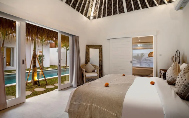 Villa Cyma by Alfred in Bali - New Peaceful 5 BR Villa in the Heart of Seminyak – Guest Rooms – Kerobokan Kelod