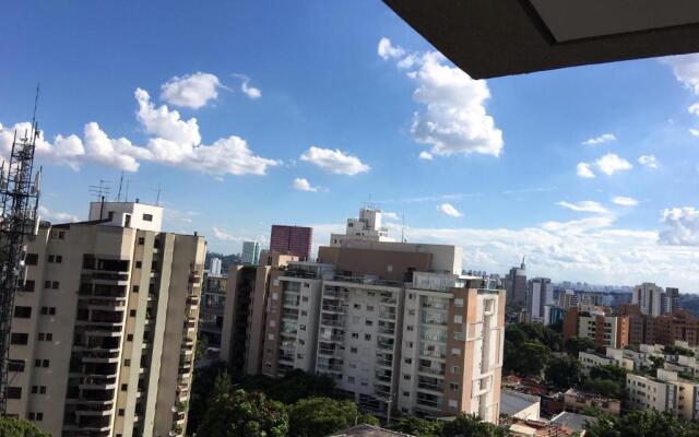 Apartamento novo, silencioso e com infraestrutura de lazer na Vila Madalena.
