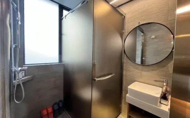 Tongbai Yun Hotel (Anqing Duxiu Avenue Greenland New Metropolis Branch)