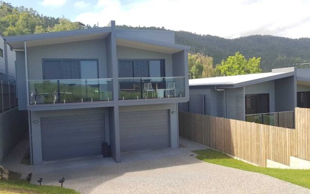 WHITSUNDAY Spacious & Comfortable, Moments from Picturesque Boardwalk