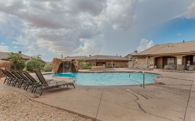 Zion's Point 3 Bedroom Apts by RedAwning