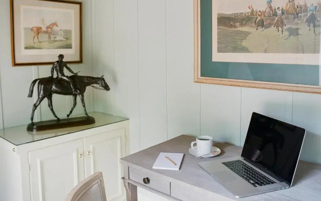 The Red Fox Inn & Tavern