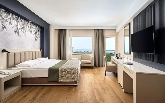 Seaden Sea World Resort & Spa