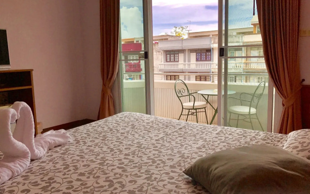 The Beach Cha Am Suite