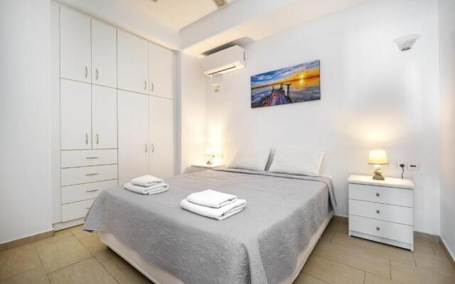 Anius Apartments