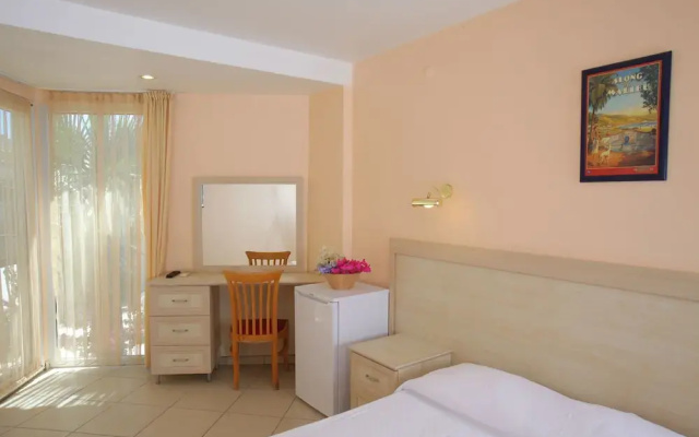Catamaran Hotel