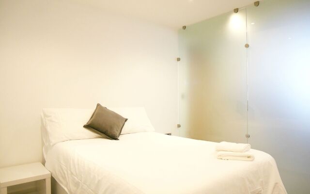 Fox House, Studio Apartments