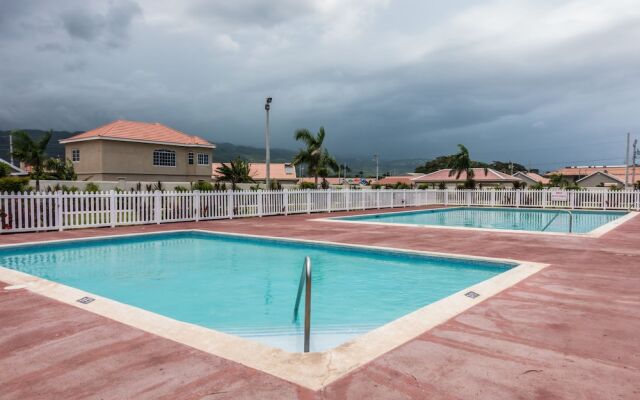 The Country Club Villa I