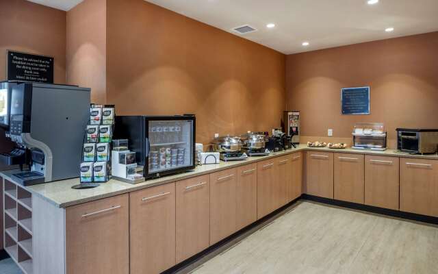 Best Western Plus Bathurst Hotel & Suites