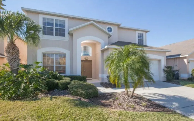 Seasons Seven-Bedroom House 1235