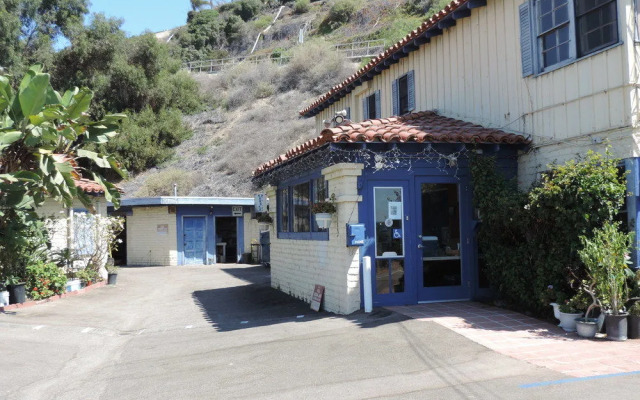 El Caminante Bar & Bungalows