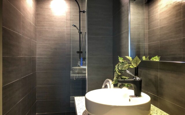 Expressionz Professional Suites by Luxurious Lifestyle Living