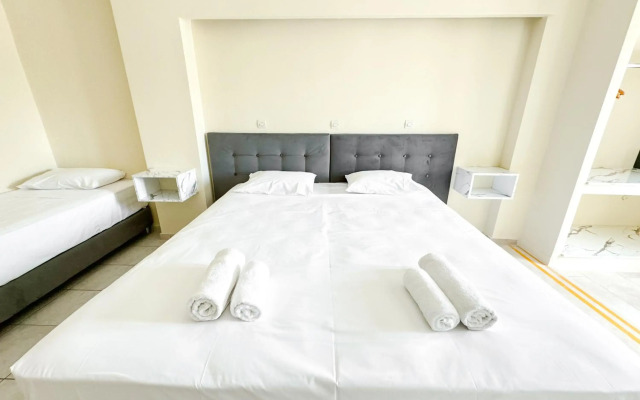 Kavos Plaza Hotel