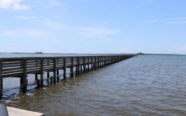 Dunedin Main Street Bungalow