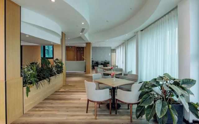 Saigon Royal Hotel CMT8