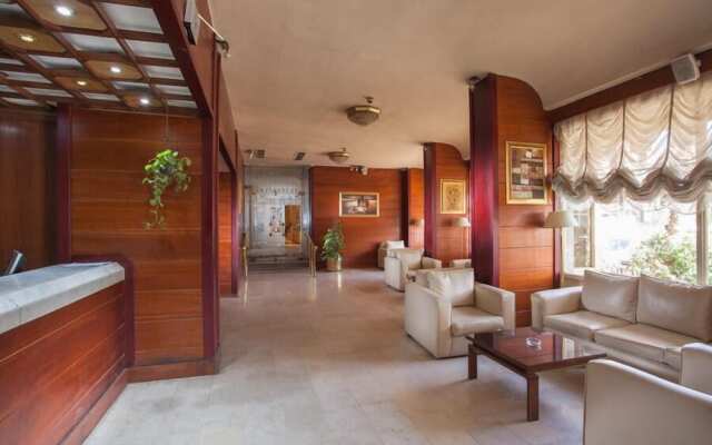Pyramids Plaza Hotel