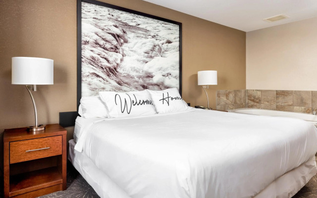 Home Inn and Suites Lloydminster