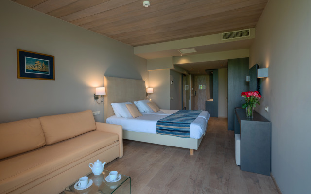 Kyma Suites Beach Hotel