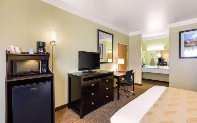 Quality Inn & Suites Gallup I-40 Exit 20