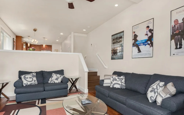 Seattle Vacation Home: The Aerodrome