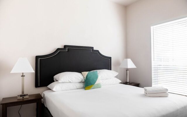 WanderJaunt - Hip East Austin Apartments