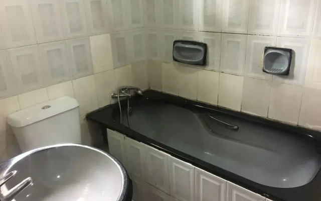 Lancaster Hotel & Suites