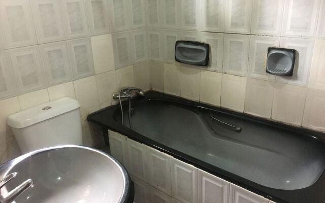 Lancaster Hotel & Suites