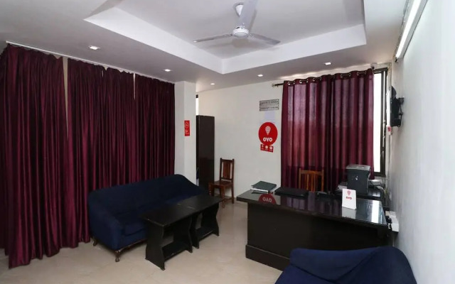 Mayesha Residency by OYO Rooms
