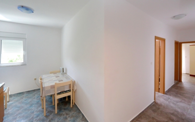 Apartment Aleksandra - 10 m from sea: A5 Bibinje, Zadar riviera