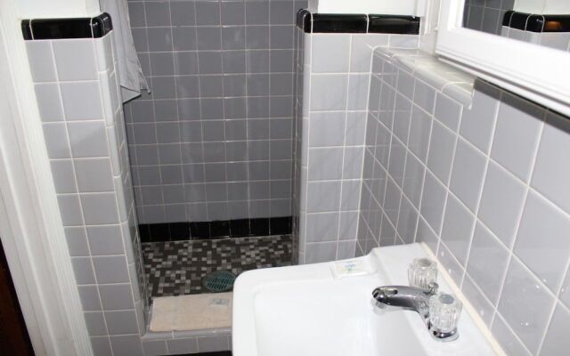 Brown's Motel Aberdeen