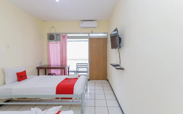 OYO 1289 Cbr Residence