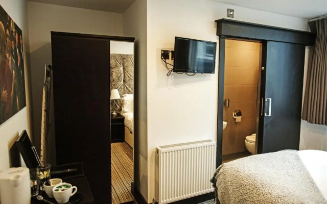 Sinclair's Bar, Lounge & Rooms