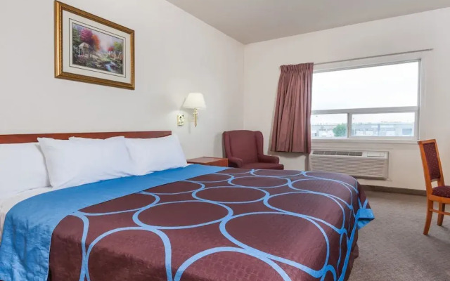 Super 8 Edmonton West