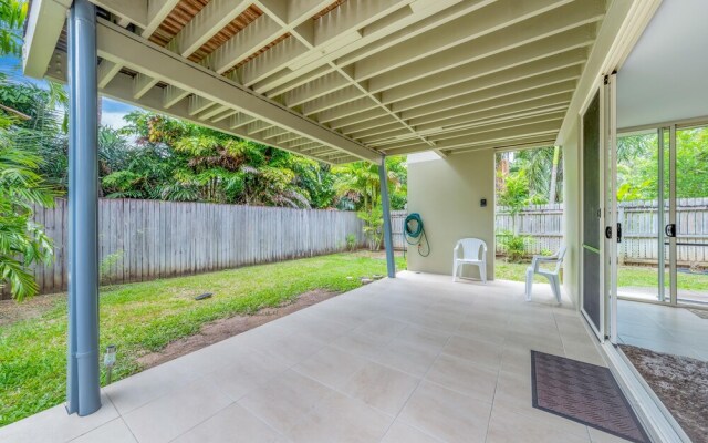 Bay Breezes - Cannonvale