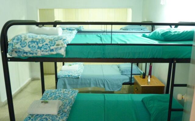 Autana Bed and Breakfast - Hostel