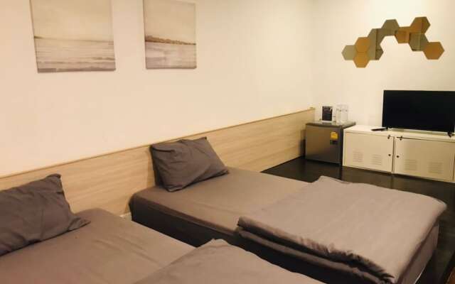 Shade House - Phuket Downtown