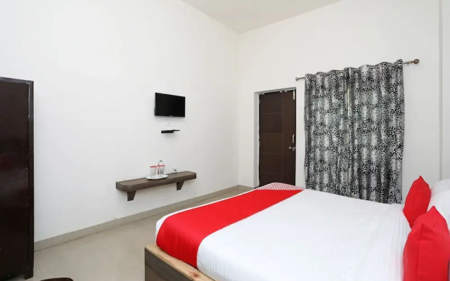 OYO 10967 Dhola Maru Resort