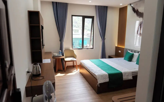 12 Ao Ca Hotel – Guest Rooms – Ha Long