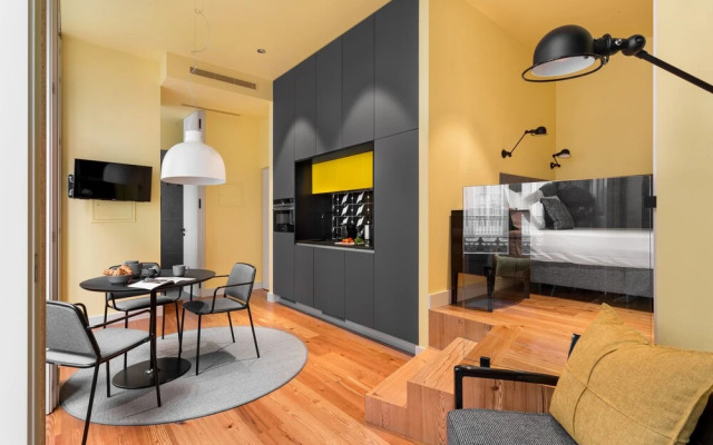 ALTIDO Modern Self Check-In Studio in Porto