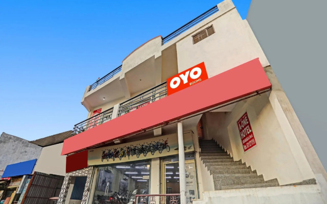 OYO Flagship 70173 A One Hotel