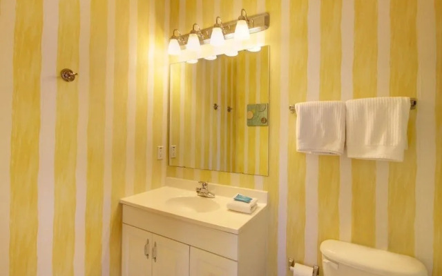 Cozy Hideaway 22C - 2 Br Condo