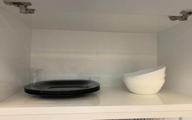 LUXE Bright 2bdr in Center